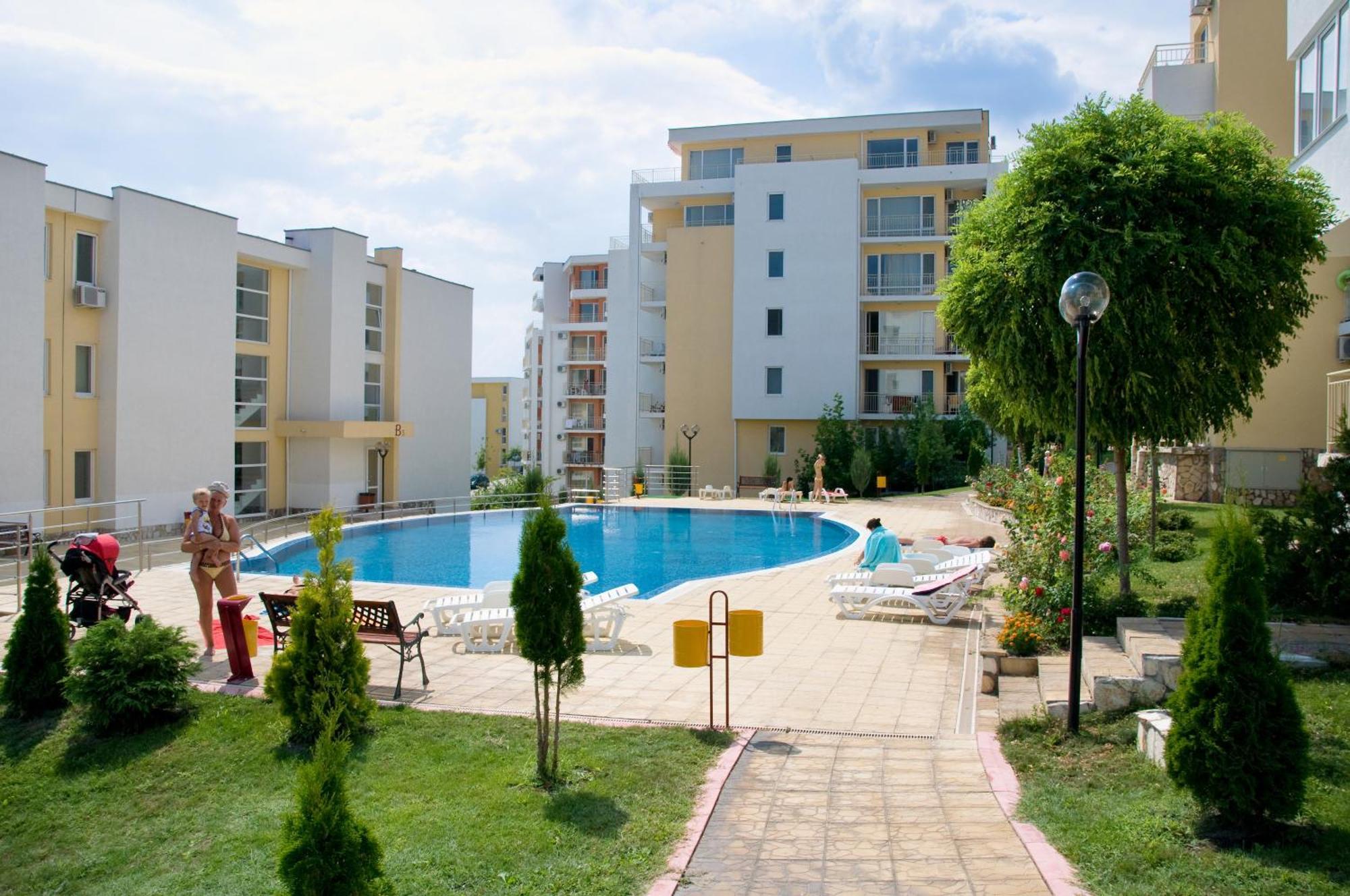 Crown And Imperial Apartments Szveti Vlasz Kültér fotó