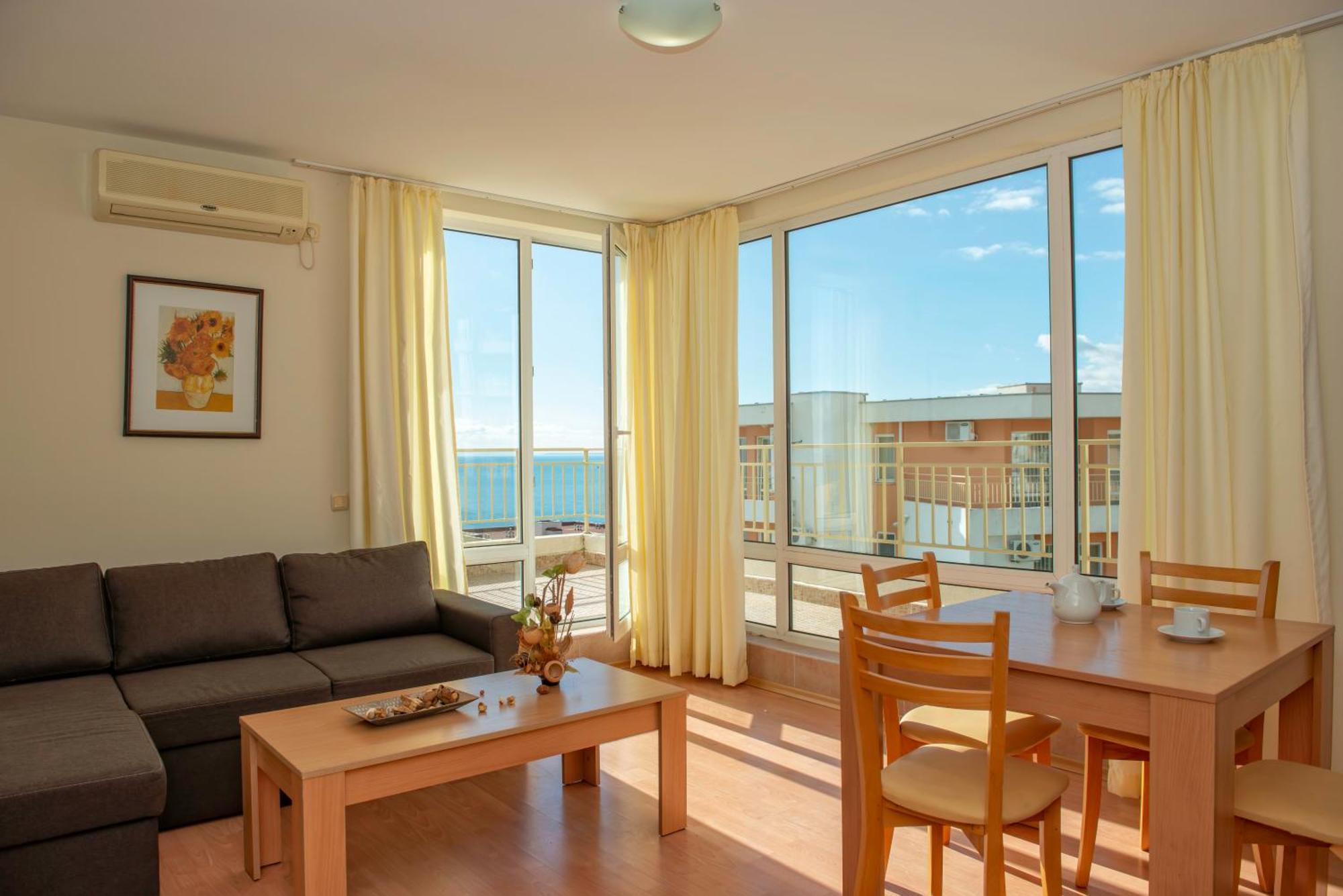 Crown And Imperial Apartments Szveti Vlasz Kültér fotó